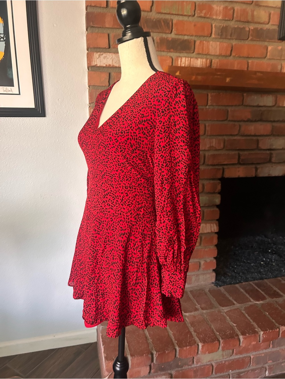 Alice + Olivia Polly Leopard Print Long Sleeve Mini Dress in Red Sz 2 - Picture 5 of 9